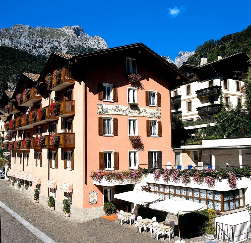 PRENOTA DAL NOSTRO SITO www.hotelstellaalpina.com CON LA MIGLIORE TARIFFA - Albergo Stella Alpina..dal 1953